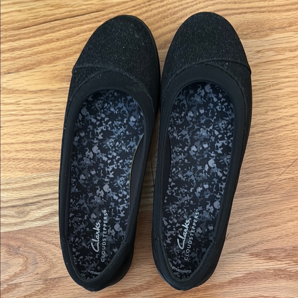 Clarks Women's Cloudsteppers Black Loafers - Picture 5 of 6